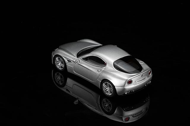 ☆予約品☆ MOTORHELIX 1/64 アルファ ロメオ 8C コンペティツィオーネ