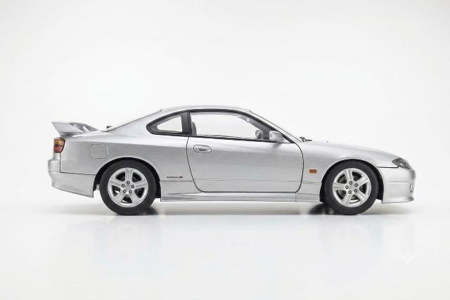 ☆予約品☆ モーターヘリックス 1/18 ニッサン シルビア S15 スペックR
