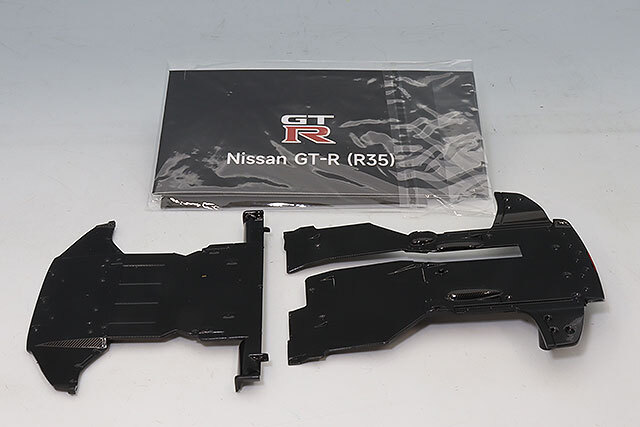 MOTORHELIX 1/18 日産 GT-R (R35) トラックエディション Engineered By