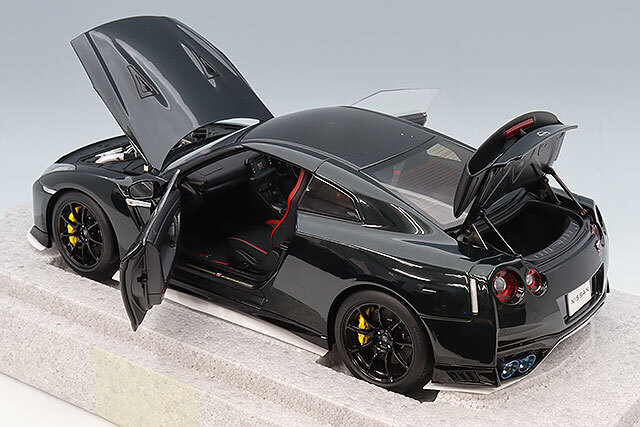 MOTORHELIX 1/18 日産 GT-R (R35) トラックエディション Engineered by