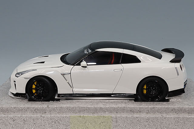 【特価！】日産 GT-R ホワイト 1/18 京商 R35 送料無料 京商 ミニカー | GT SPIRIT 1/18scale Nissan GT-R Nismo (R35