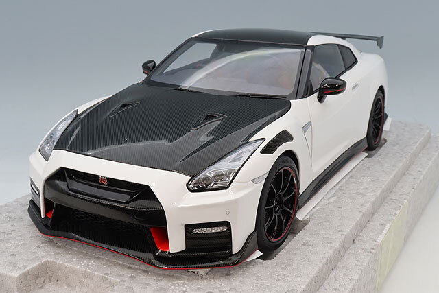 1/18 日産 GT-R ニスモ R35 スペシャルエディション MOTORHELIX 1/18 日産 GT-R ニスモ (R35) スペシャルエディション 2022