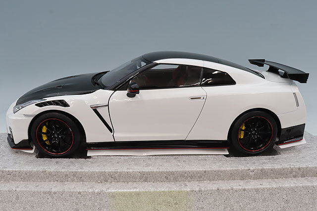 MOTORHELIX 1/18 日産 GT-R ニスモ (R35) スペシャルエディション 2022