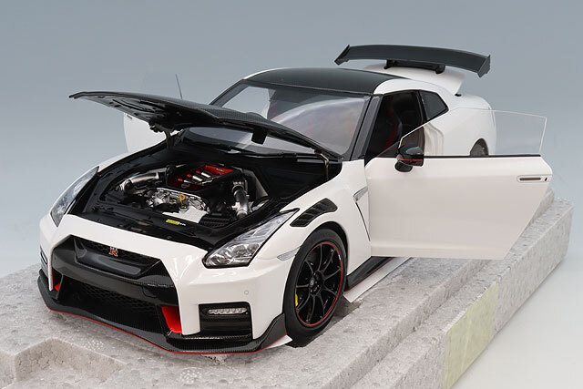 ☆予約品☆ MOTORHELIX 1/18 日産 GT-R NISMO (R35) スペシャル