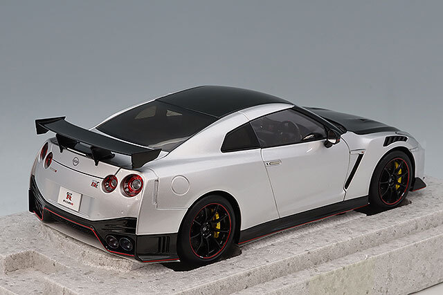 MOTORHELIX 1/18 日産 GT-R ニスモ (R35) スペシャルエディション 2022