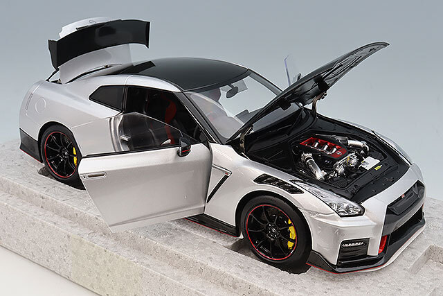 MOTORHELIX 1/18 日産 GT-R ニスモ (R35) スペシャルエディション 2022