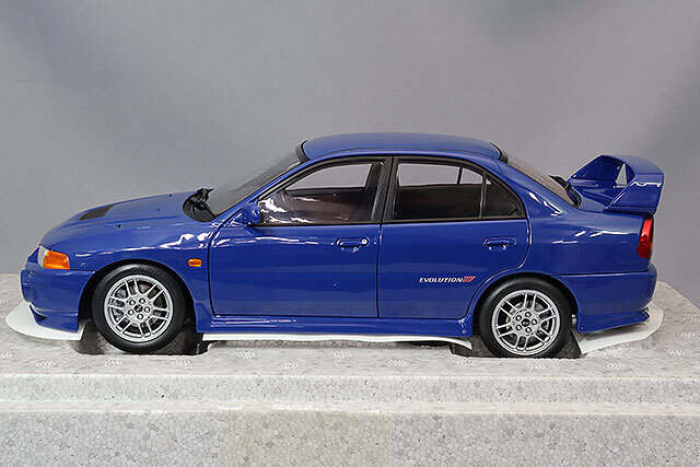 MITSUBISHI　ランサーエボリューションIV　ブルー　1/18 MOTORHELIX 1/18 三菱 ランサーエボリューション IV Icelle ブルー