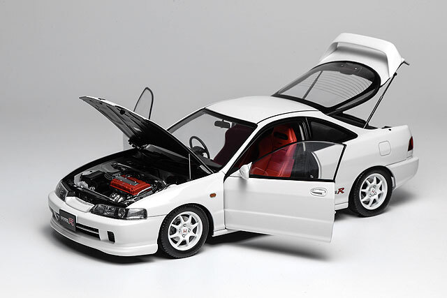MOTORHELIX 1/18 ホンダ インテグラ タイプR (DC2) 前期型