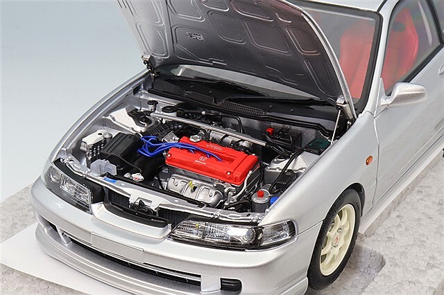 MOTORHELIX 1/18 ホンダ インテグラ タイプR (DC2) 前期型 ヴォーグ