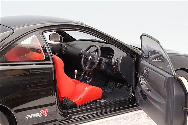 MOTORHELIX 1/18 ホンダインテグラtypeR 1/18 MOTORHELIX Honda Integra Type R DC2 Pre-Facelift Silver