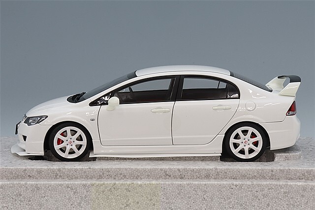 ホンダ シビックタイプR ホワイト 1/18 Paudi 1/18 ホンダ シビック タイプR FL5 2023 ホワイト 開閉