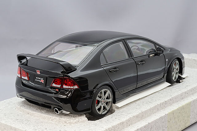 MOTORHELIX 1/18 ホンダシビックtypeR(ブラック)別途エンジン