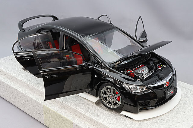 MotorHelix 1:18 Honda Civic Type-R (FL5) in Crystal Black