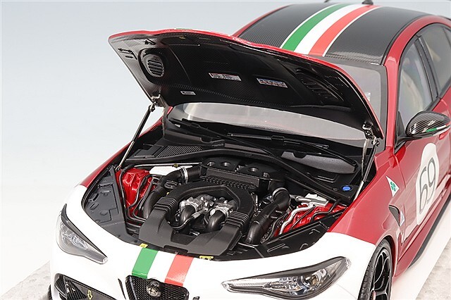 MOTORHELIX 1/18 アルファロメオ ジュリア GTAm #69 レッド ツートン