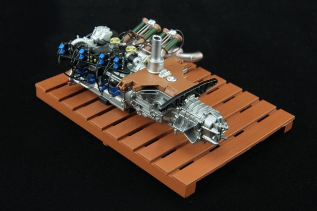 ロータリーエンジン本体 置物用 ☆予約品☆ MOTORHELIX 1/18 マツダ R26B ロータリー エンジン（787B