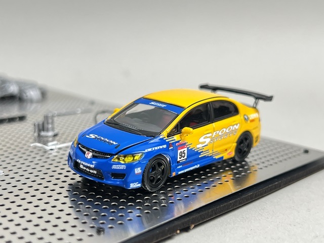MOTORHELIX 1/64 ホンダ シビック タイプR (FD2) & 1/18 Kシリーズ
