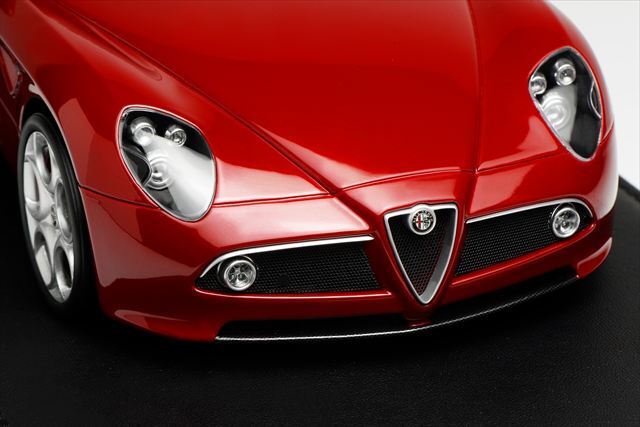 ☆予約品☆ MOTORHELIX 1/18 アルファロメオ 8C コンペティツィオーネ