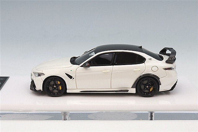 MOTORHELIX 1/64 アルファロメオ ジュリア GTAm トロフィーホワイト