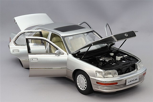 XiaoGuang MODEL 1/18 レクサス LS400 1993 シルバー