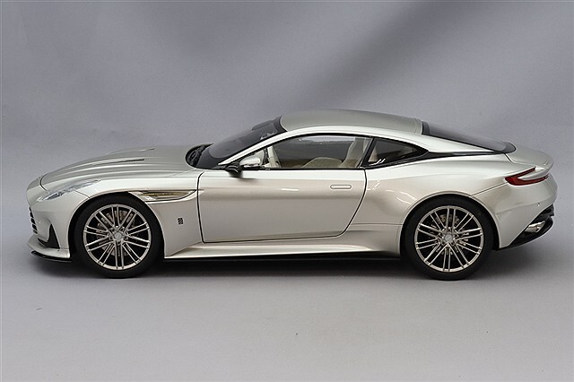 新品 MH モデル 1/18 アストンマーチン DB12 Coupe ミニカー ミニカー 1/18 アストンマーチン DB12 MOTORHELIX ASTON MARTIN