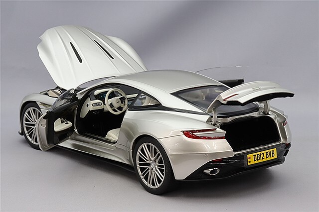 アストンマーティン　エマージェンシーキット ASTON MARTIN Official accessory ~エマージェンシーキット~ | M