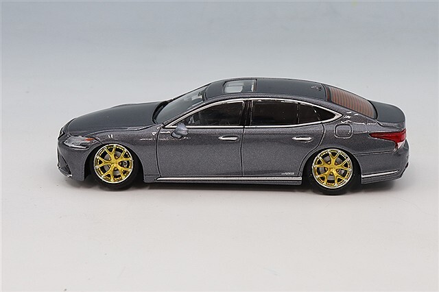 GCD x エンチェリー 1/64 レクサス LS500 ローライダー グレー (左
