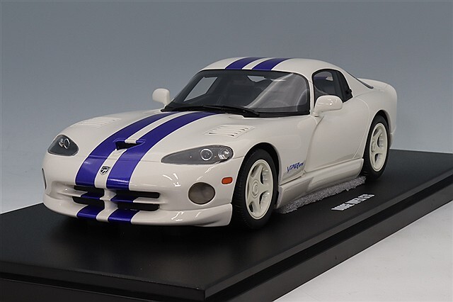 GTスピリット 1/18 ダッジ バイパー GTS 1996 ホワイト