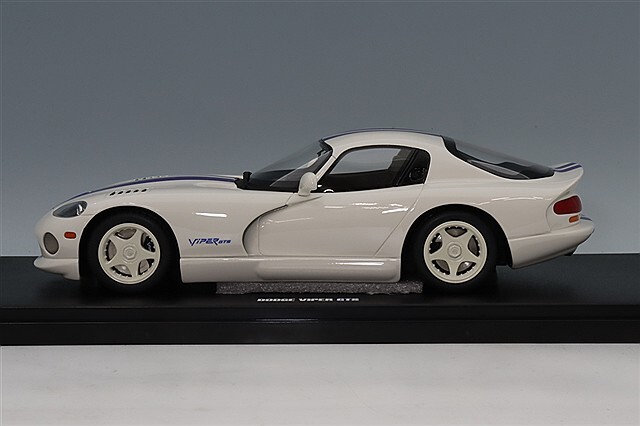 GTスピリット 1/18 ダッジ バイパー GTS 1996 ホワイト