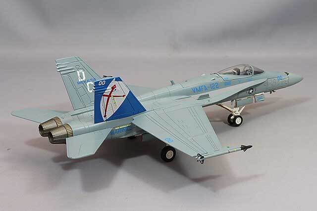 ホビーマスター 1/72 F/A-18C ホーネット VMFA-122