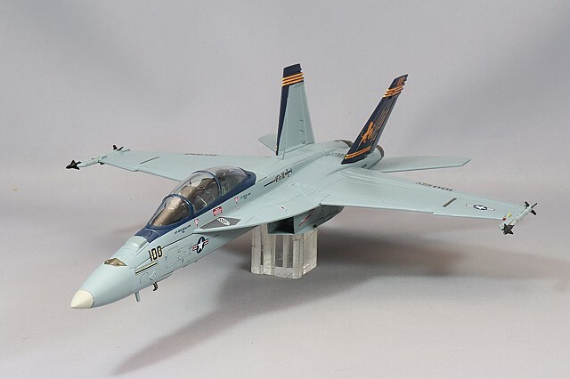 ホビーマスター 1/72 F/A-18F スーパーホーネット アメリカ海軍 VFA-32 