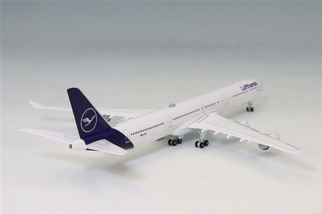 ヘルパ 1/500 エアバス A340-600 ルフトハンザ航空 D-AIHI