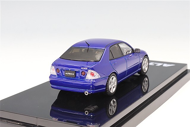 廃盤 M4 1/43　トヨタ アルテッツァ (ブルーマイカ) 1/43 トヨタ アルテッツァ RS 200(カスタムバージョン）ブルー