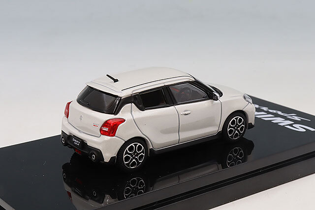 ホビージャパン 1/64 スズキ スイフトスポーツ ZC33S ピュアホワイトパール
