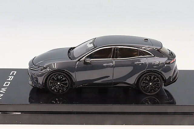 4L-306 ホビージャパン 1/64 トヨタ CROWN HYBRID 2.5 ホビージャパン 1/64 トヨタ クラウンスポーツ Z 2.5L ハイブリッド
