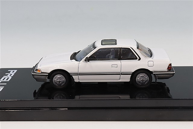 ホビージャパン 1/64 ホンダ プレリュード XX AB 前期型 ホワイト