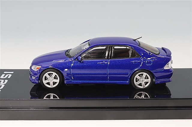 ホビージャパン 1/64 レクサス IS 200 (E10) 1999 ブルー