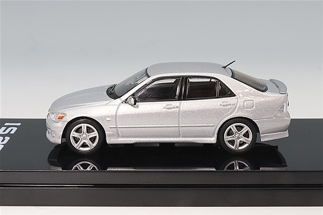 ホビージャパン 1/64 レクサス IS 200 (E10) 1999 シルバー