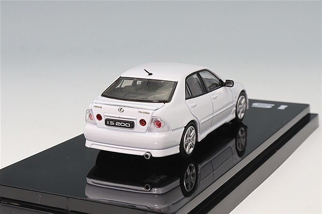 ホビージャパン 1/64 レクサス IS 200 (E10) 1999 ホワイト