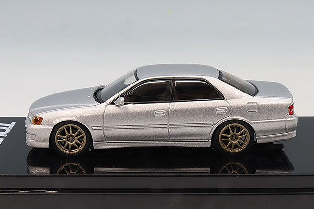 ホビージャパン 1/64 トヨタ チェイサー ツアラーV JZX100 アーリー