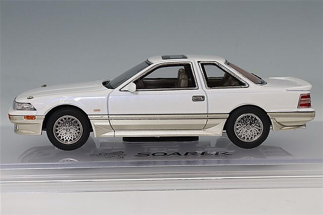 ホビージャパン 1/43 トヨタ ソアラ 3000 ツインカム 24 GT-リミテッド