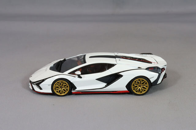 Amazon | ランボルギーニ シアン 1/18 H102 ミニカー | ミニカー