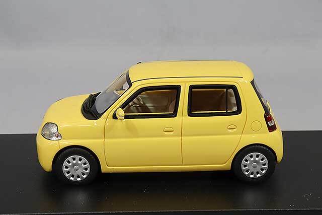 エミリー ハイストーリー 1/43 ダイハツ エッセ X 2006 サンシャインイエロー