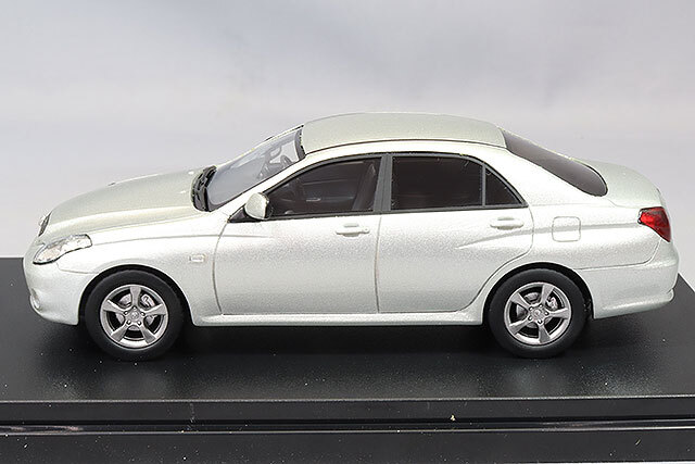 ハイストーリー 1/43 トヨタ ヴェロッサ VR25 2001 シルバーメタリック