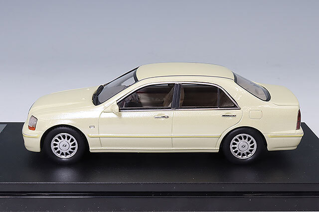 ハイストーリー 1/43 トヨタ プログレ NC300 (1998) イエローパールマイカ