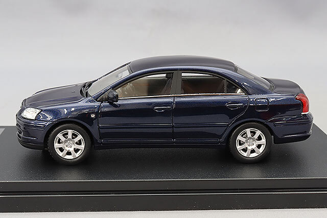 ハイストーリー 1/43 トヨタ アベンシス Li 2003 ダークブルーマイカ