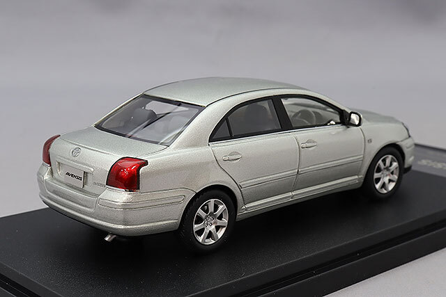 ハイストーリー 1/43 トヨタ アベンシス Li 2003 シルバーメタリック