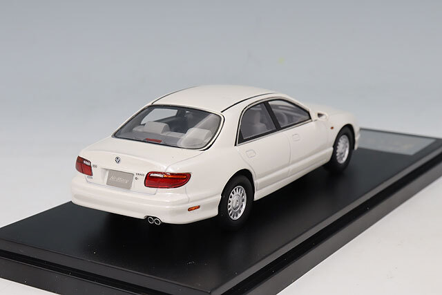 マイマイ様　黒4 白2 ハイストーリー 1/43 マツダ ユーノス 800 MC (1993) ガーデニア