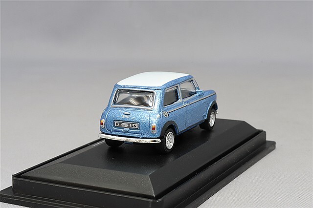 カララマ 1/72 ミニ クーパー レーシング ブルーメタリック/ホワイトルーフ