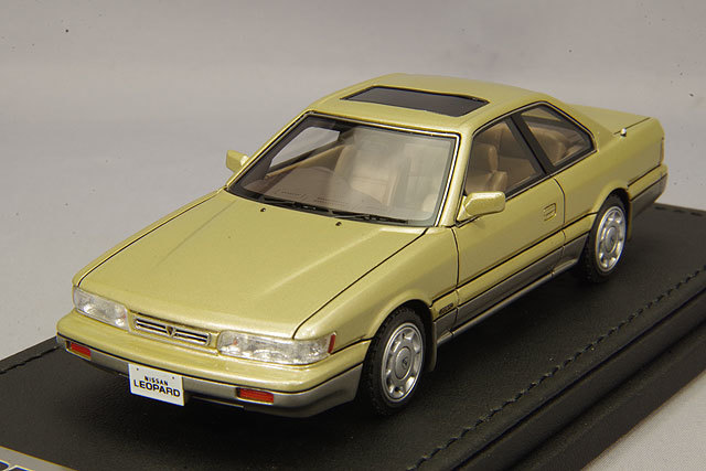 イグニッションモデル 1/18 日産 レパード 3.0 アルティマ F31 ブルー 