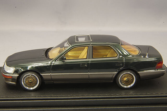 イグニッションモデル1/43トヨタ セルシオ